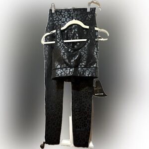 Electric Yoga foil cheetah print set size small NWT